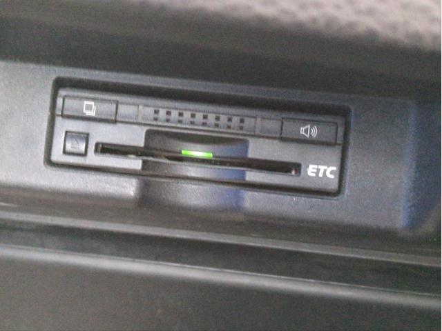 ハリアー プレミアム　アドバンスドパッケージ　衝突軽減Ｂ　全周囲カメラ　レーンキープ　クリアランスソナー　ＳＤナビ　追従クルコン　電動リアゲート　電動シート　ＬＥＤライト　オ－トライト　ドラレコ　ＥＴＣ　純正アルミ　ＢＴ接続　ステアリモコン（17枚目）