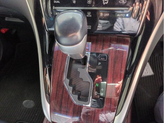 ハリアー プレミアム　アドバンスドパッケージ　衝突軽減Ｂ　全周囲カメラ　レーンキープ　クリアランスソナー　ＳＤナビ　追従クルコン　電動リアゲート　電動シート　ＬＥＤライト　オ－トライト　ドラレコ　ＥＴＣ　純正アルミ　ＢＴ接続　ステアリモコン（35枚目）