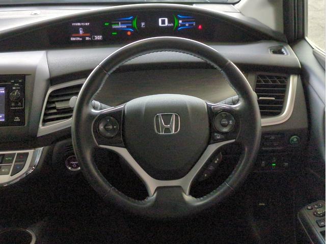 ジェイド ハイブリッドＸ　衝突軽減装置　追従クルコン　ＤＩＳＰオーディオ　レーンアシスト　車線逸脱警報　ハーフレザーシート　ＢＴオーディオ　ＵＳＢ接続　ドラレコ　ＬＥＤライト　オートライト　純正アルミ　３列シート　６人乗り（13枚目）