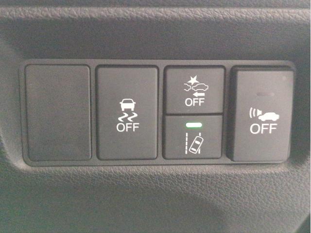 ジェイド ハイブリッドＸ　衝突軽減装置　追従クルコン　ＤＩＳＰオーディオ　レーンアシスト　車線逸脱警報　ハーフレザーシート　ＢＴオーディオ　ＵＳＢ接続　ドラレコ　ＬＥＤライト　オートライト　純正アルミ　３列シート　６人乗り（16枚目）