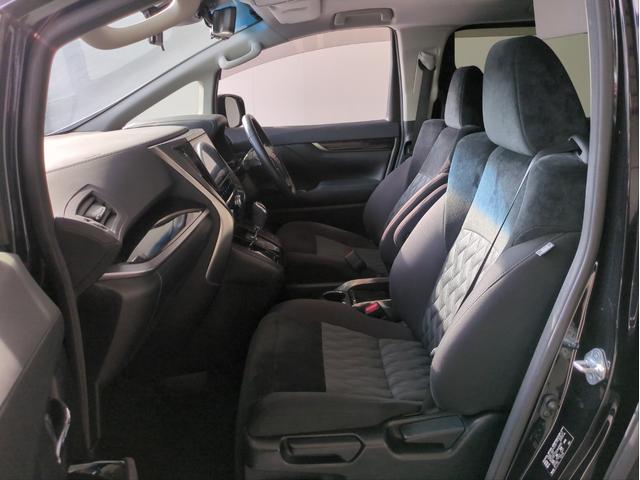 アルファード ２．５Ｓ　Ａパッケージ　サンルーフ　後席モニター　衝突軽減装置　両側電動スライド　追従クルコン　障害物センサー　ＢＳＭ　レーンアシスト　バックカメラ　ＢＴオーディオ　ＵＳＢ接続　ＥＴＣ２．０　純正ナビ　オットマン　７人乗り（9枚目）