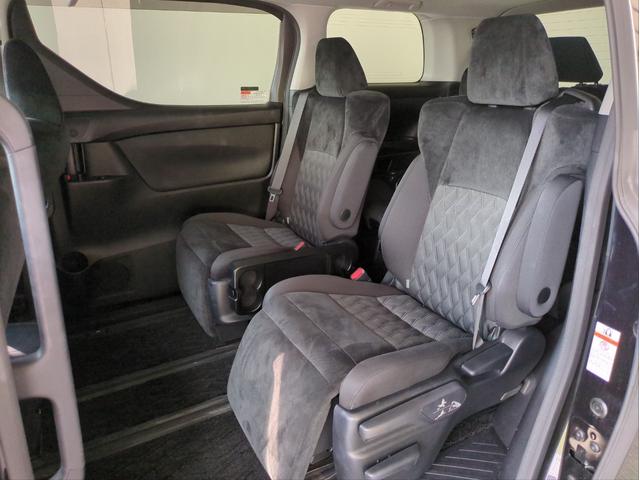 アルファード ２．５Ｓ　Ａパッケージ　サンルーフ　後席モニター　衝突軽減装置　両側電動スライド　追従クルコン　障害物センサー　ＢＳＭ　レーンアシスト　バックカメラ　ＢＴオーディオ　ＵＳＢ接続　ＥＴＣ２．０　純正ナビ　オットマン　７人乗り（10枚目）