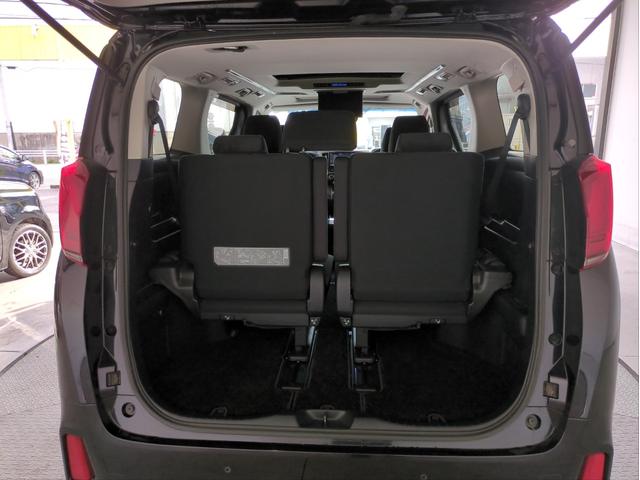 アルファード ２．５Ｓ　Ａパッケージ　サンルーフ　後席モニター　衝突軽減装置　両側電動スライド　追従クルコン　障害物センサー　ＢＳＭ　レーンアシスト　バックカメラ　ＢＴオーディオ　ＵＳＢ接続　ＥＴＣ２．０　純正ナビ　オットマン　７人乗り（11枚目）