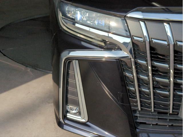 アルファード ２．５Ｓ　Ａパッケージ　サンルーフ　後席モニター　衝突軽減装置　両側電動スライド　追従クルコン　障害物センサー　ＢＳＭ　レーンアシスト　バックカメラ　ＢＴオーディオ　ＵＳＢ接続　ＥＴＣ２．０　純正ナビ　オットマン　７人乗り（22枚目）