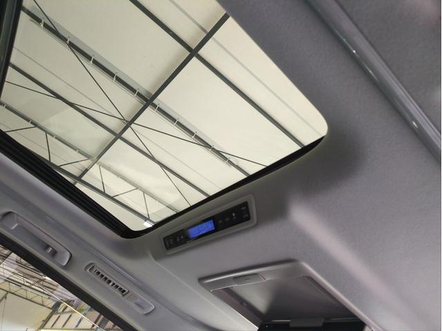 アルファード ２．５Ｓ　Ａパッケージ　サンルーフ　後席モニター　衝突軽減装置　両側電動スライド　追従クルコン　障害物センサー　ＢＳＭ　レーンアシスト　バックカメラ　ＢＴオーディオ　ＵＳＢ接続　ＥＴＣ２．０　純正ナビ　オットマン　７人乗り（28枚目）