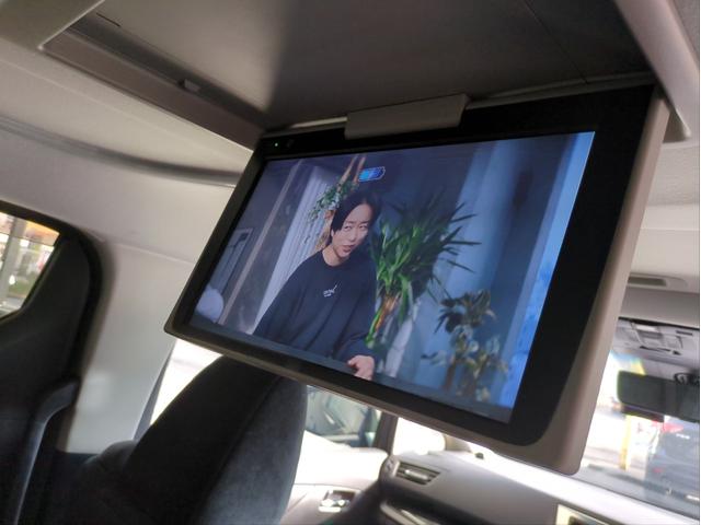 アルファード ２．５Ｓ　Ａパッケージ　サンルーフ　後席モニター　衝突軽減装置　両側電動スライド　追従クルコン　障害物センサー　ＢＳＭ　レーンアシスト　バックカメラ　ＢＴオーディオ　ＵＳＢ接続　ＥＴＣ２．０　純正ナビ　オットマン　７人乗り（30枚目）