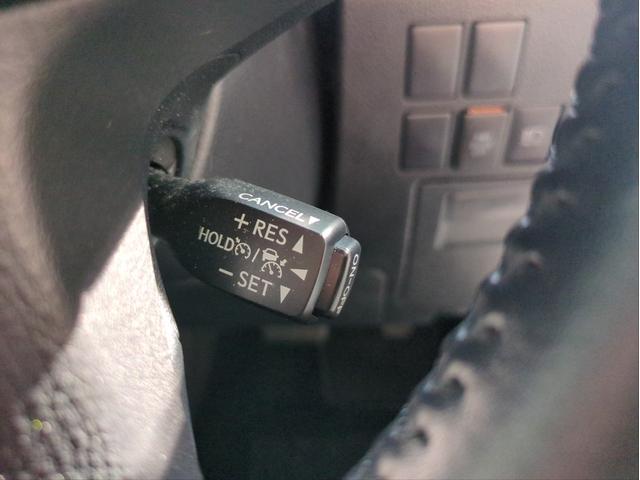 アルファード ２．５Ｓ　Ａパッケージ　サンルーフ　後席モニター　衝突軽減装置　両側電動スライド　追従クルコン　障害物センサー　ＢＳＭ　レーンアシスト　バックカメラ　ＢＴオーディオ　ＵＳＢ接続　ＥＴＣ２．０　純正ナビ　オットマン　７人乗り（31枚目）