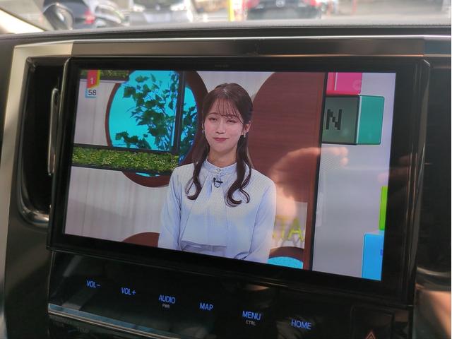 アルファード ２．５Ｓ　Ａパッケージ　サンルーフ　後席モニター　衝突軽減装置　両側電動スライド　追従クルコン　障害物センサー　ＢＳＭ　レーンアシスト　バックカメラ　ＢＴオーディオ　ＵＳＢ接続　ＥＴＣ２．０　純正ナビ　オットマン　７人乗り（34枚目）