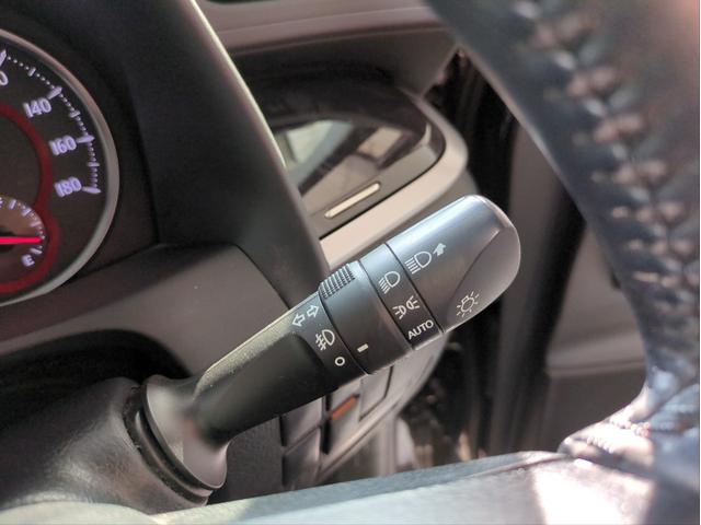 アルファード ２．５Ｓ　Ａパッケージ　サンルーフ　後席モニター　衝突軽減装置　両側電動スライド　追従クルコン　障害物センサー　ＢＳＭ　レーンアシスト　バックカメラ　ＢＴオーディオ　ＵＳＢ接続　ＥＴＣ２．０　純正ナビ　オットマン　７人乗り（38枚目）