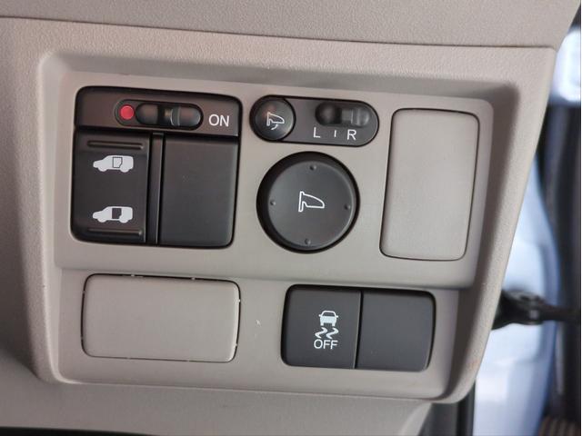 フリードハイブリッド ジャストセレクション　電動スライドドア　メモリーナビ　オ－トクルコン　ＨＩＤライト　オートライト　ドラレコ　ＥＴＣ　ＣＤ／ＤＶＤ再生　スマートキー　電動格納ミラー　ＵＳＢ接続　ウォークスルー（17枚目）