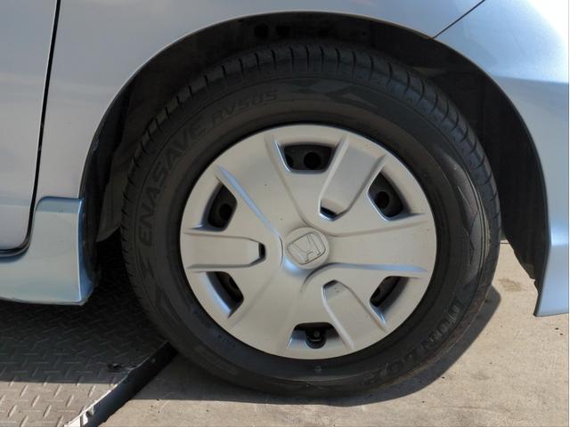 フリードハイブリッド ジャストセレクション　電動スライドドア　メモリーナビ　オ－トクルコン　ＨＩＤライト　オートライト　ドラレコ　ＥＴＣ　ＣＤ／ＤＶＤ再生　スマートキー　電動格納ミラー　ＵＳＢ接続　ウォークスルー（22枚目）