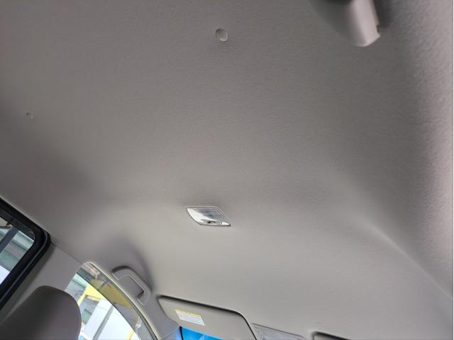 フリードハイブリッド ジャストセレクション　電動スライドドア　メモリーナビ　オ－トクルコン　ＨＩＤライト　オートライト　ドラレコ　ＥＴＣ　ＣＤ／ＤＶＤ再生　スマートキー　電動格納ミラー　ＵＳＢ接続　ウォークスルー（27枚目）