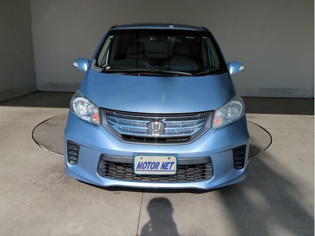 フリードハイブリッド ジャストセレクション　電動スライドドア　メモリーナビ　オ－トクルコン　ＨＩＤライト　オートライト　ドラレコ　ＥＴＣ　ＣＤ／ＤＶＤ再生　スマートキー　電動格納ミラー　ＵＳＢ接続　ウォークスルー（37枚目）