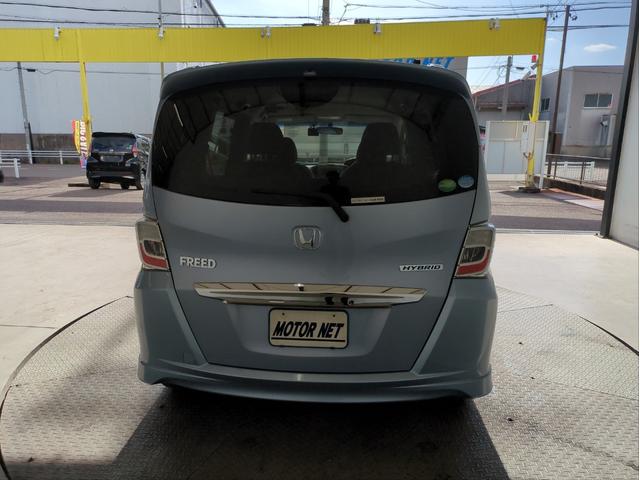 フリードハイブリッド ジャストセレクション　電動スライドドア　メモリーナビ　オ－トクルコン　ＨＩＤライト　オートライト　ドラレコ　ＥＴＣ　ＣＤ／ＤＶＤ再生　スマートキー　電動格納ミラー　ＵＳＢ接続　ウォークスルー（41枚目）