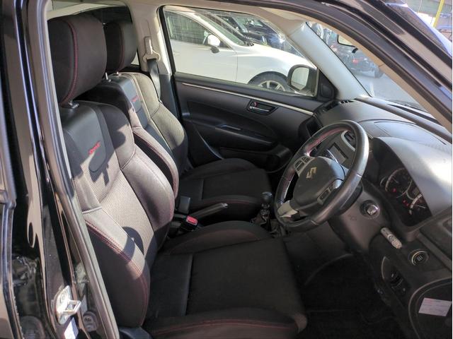 スイフトスポーツ ベースグレード バックカメラ SDナビ オートクルコン HIDライト オートライト Fフォグランプ フルセグTV CD再生 BT接続 純正アルミ ETC フロアマット Pスタート スマートキー(25枚目)