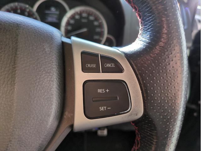 スイフトスポーツ ベースグレード バックカメラ SDナビ オートクルコン HIDライト オートライト Fフォグランプ フルセグTV CD再生 BT接続 純正アルミ ETC フロアマット Pスタート スマートキー(28枚目)