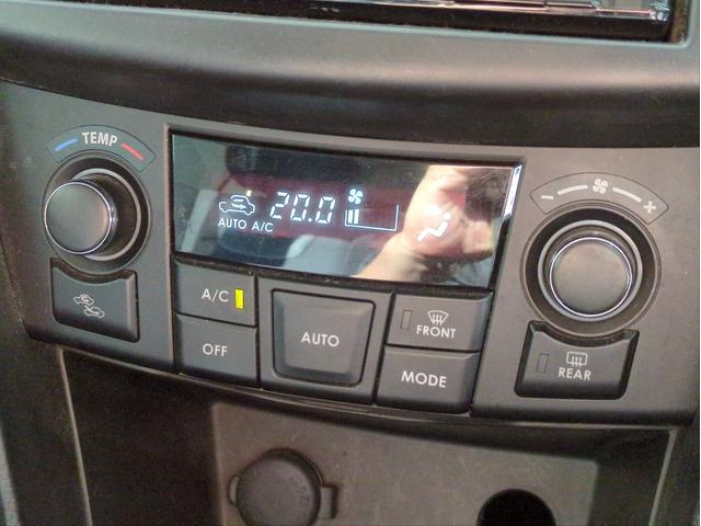 スイフトスポーツ ベースグレード バックカメラ SDナビ オートクルコン HIDライト オートライト Fフォグランプ フルセグTV CD再生 BT接続 純正アルミ ETC フロアマット Pスタート スマートキー(31枚目)