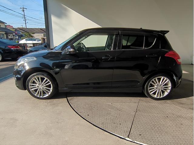 スイフトスポーツ ベースグレード バックカメラ SDナビ オートクルコン HIDライト オートライト Fフォグランプ フルセグTV CD再生 BT接続 純正アルミ ETC フロアマット Pスタート スマートキー(43枚目)