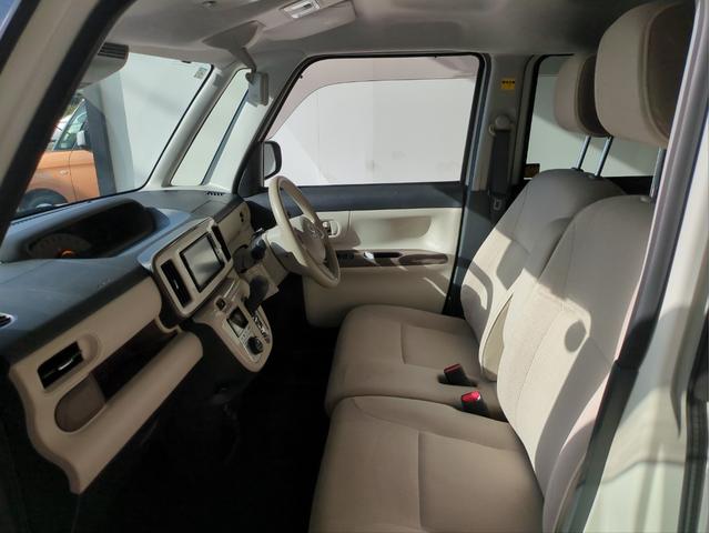 ムーヴキャンバス Ｘメイクアップリミテッド　ＳＡＩＩＩ　両側電動スライド　衝突軽減装置　純正ナビ　全周囲カメラ　ＢＴオーディオ　ＣＤ・ＤＶＤ再生　ＬＥＤライト　オートライト　Ｆフォグランプ　ＥＴＣ　アイドリングストップ　ベンチシート（9枚目）