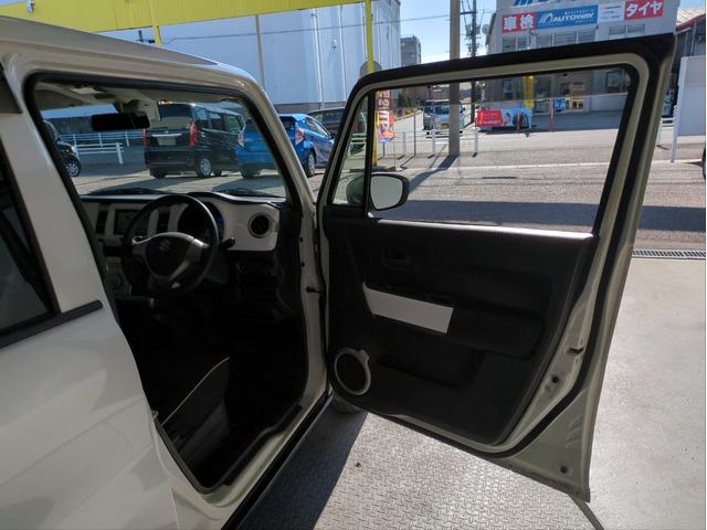 ハスラー G ディスプレイオーディオ 衝突軽減ブレーキ シートヒーター BT接続 CD/DVD再生 Aストップ ベンチシート Pスタート スマートキー USB接続 フロアマット(29枚目)