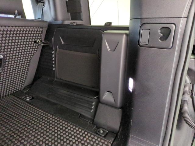 ディフェンダー 　１１０　７５ｔｈリミテッドＥＤ　サンルーフ　本革シート　衝突軽減Ｂ　追従クルコン　全周囲カメラ　ＢＳＭ　電動リアゲート　電動シート　シート・ハンドルヒーター　クーラーボックス　ワイヤレス充電（29枚目）