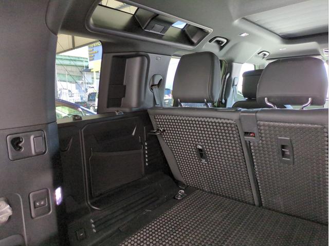 ディフェンダー 　１１０　７５ｔｈリミテッドＥＤ　サンルーフ　本革シート　衝突軽減Ｂ　追従クルコン　全周囲カメラ　ＢＳＭ　電動リアゲート　電動シート　シート・ハンドルヒーター　クーラーボックス　ワイヤレス充電（30枚目）