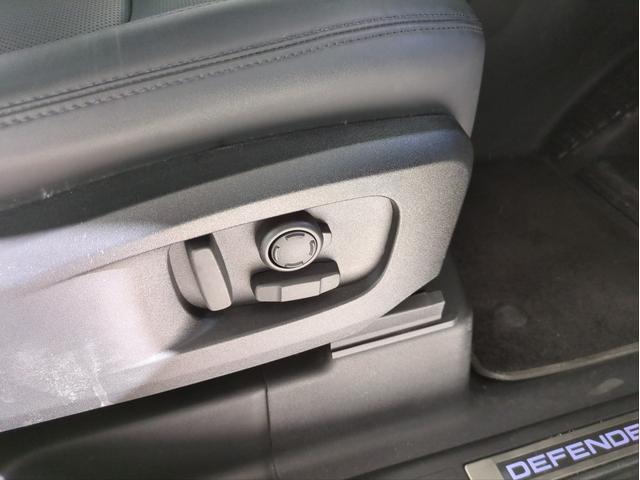 ディフェンダー 　１１０　７５ｔｈリミテッドＥＤ　サンルーフ　本革シート　衝突軽減Ｂ　追従クルコン　全周囲カメラ　ＢＳＭ　電動リアゲート　電動シート　シート・ハンドルヒーター　クーラーボックス　ワイヤレス充電（32枚目）