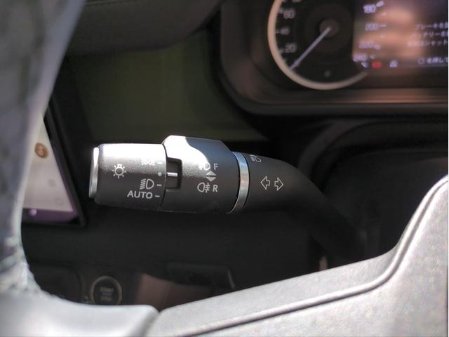 ディフェンダー 　１１０　７５ｔｈリミテッドＥＤ　サンルーフ　本革シート　衝突軽減Ｂ　追従クルコン　全周囲カメラ　ＢＳＭ　電動リアゲート　電動シート　シート・ハンドルヒーター　クーラーボックス　ワイヤレス充電（41枚目）