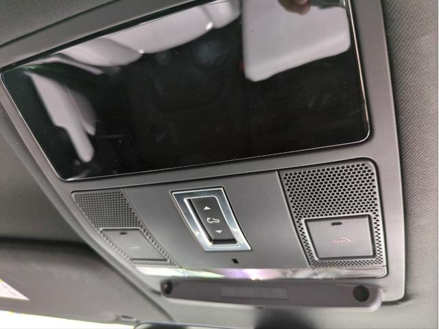 ディフェンダー 　１１０　７５ｔｈリミテッドＥＤ　サンルーフ　本革シート　衝突軽減Ｂ　追従クルコン　全周囲カメラ　ＢＳＭ　電動リアゲート　電動シート　シート・ハンドルヒーター　クーラーボックス　ワイヤレス充電（44枚目）