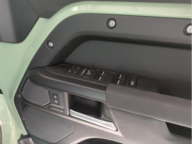 ディフェンダー 　１１０　７５ｔｈリミテッドＥＤ　サンルーフ　本革シート　衝突軽減Ｂ　追従クルコン　全周囲カメラ　ＢＳＭ　電動リアゲート　電動シート　シート・ハンドルヒーター　クーラーボックス　ワイヤレス充電（45枚目）