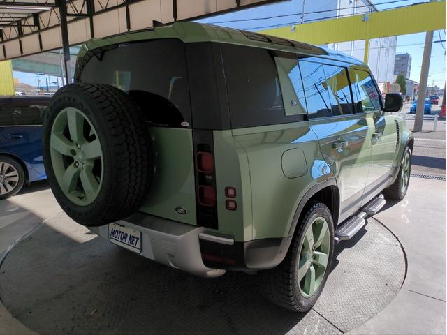 ディフェンダー 　１１０　７５ｔｈリミテッドＥＤ　サンルーフ　本革シート　衝突軽減Ｂ　追従クルコン　全周囲カメラ　ＢＳＭ　電動リアゲート　電動シート　シート・ハンドルヒーター　クーラーボックス　ワイヤレス充電（50枚目）