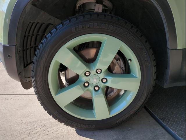 ディフェンダー 　１１０　７５ｔｈリミテッドＥＤ　サンルーフ　本革シート　衝突軽減Ｂ　追従クルコン　全周囲カメラ　ＢＳＭ　電動リアゲート　電動シート　シート・ハンドルヒーター　クーラーボックス　ワイヤレス充電（56枚目）