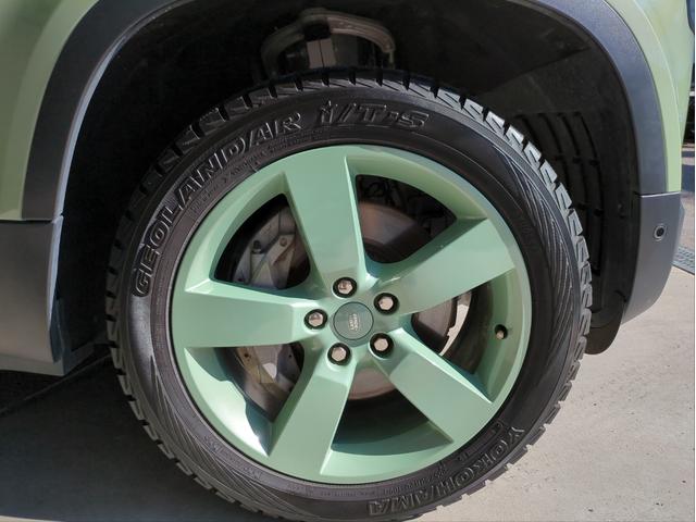 ディフェンダー 　１１０　７５ｔｈリミテッドＥＤ　サンルーフ　本革シート　衝突軽減Ｂ　追従クルコン　全周囲カメラ　ＢＳＭ　電動リアゲート　電動シート　シート・ハンドルヒーター　クーラーボックス　ワイヤレス充電（59枚目）