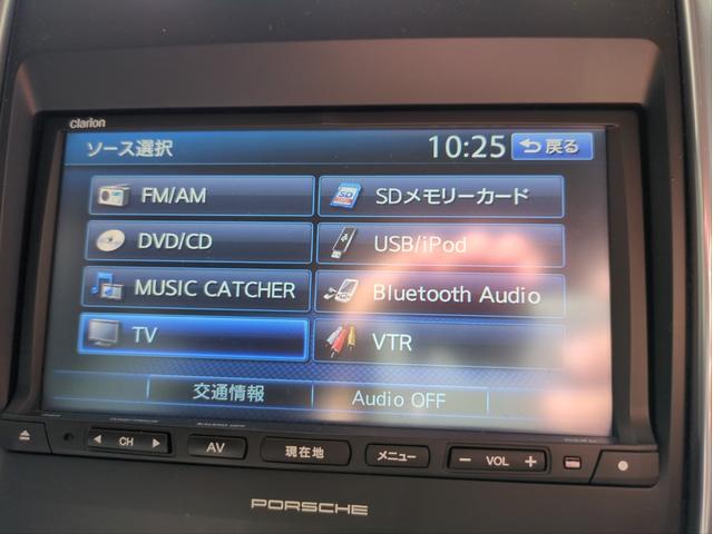 カイエン S バックカメラ 障害物センサー SDナビ オートクルコン HIDライト オートライト シートヒーター ETC ドラレコ 電動リアゲート 純正アルミ 本革シート BT接続 パドルシフト ターボ(15枚目)