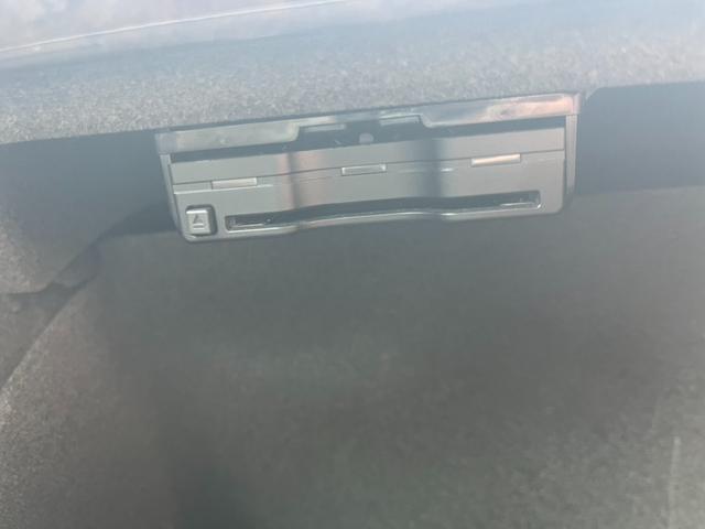 カイエン S バックカメラ 障害物センサー SDナビ オートクルコン HIDライト オートライト シートヒーター ETC ドラレコ 電動リアゲート 純正アルミ 本革シート BT接続 パドルシフト ターボ(17枚目)