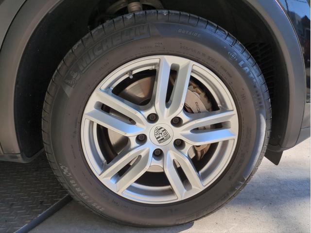 カイエン S バックカメラ 障害物センサー SDナビ オートクルコン HIDライト オートライト シートヒーター ETC ドラレコ 電動リアゲート 純正アルミ 本革シート BT接続 パドルシフト ターボ(23枚目)