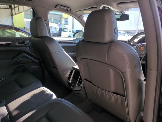 カイエン S バックカメラ 障害物センサー SDナビ オートクルコン HIDライト オートライト シートヒーター ETC ドラレコ 電動リアゲート 純正アルミ 本革シート BT接続 パドルシフト ターボ(26枚目)