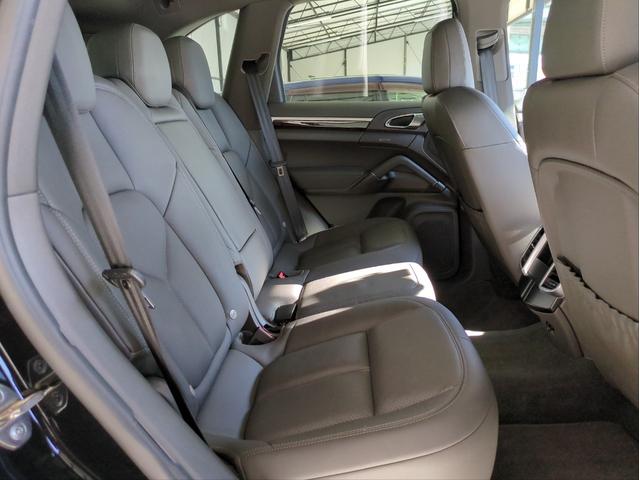 カイエン S バックカメラ 障害物センサー SDナビ オートクルコン HIDライト オートライト シートヒーター ETC ドラレコ 電動リアゲート 純正アルミ 本革シート BT接続 パドルシフト ターボ(27枚目)