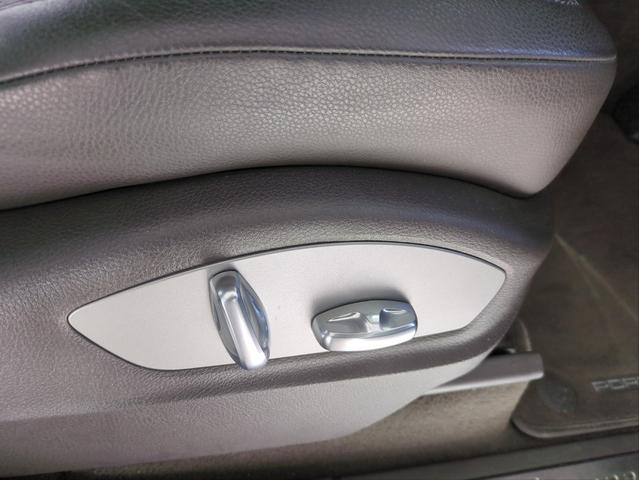 カイエン S バックカメラ 障害物センサー SDナビ オートクルコン HIDライト オートライト シートヒーター ETC ドラレコ 電動リアゲート 純正アルミ 本革シート BT接続 パドルシフト ターボ(31枚目)