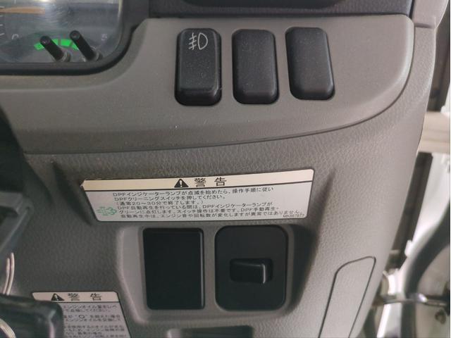 キャンター ロング全低床DX ドライブレコーダー ETC キーレス HID 電格ミラー バックカメラ 車線逸脱警報 木床 両3段工具棚 3方開 リアダブルタイヤ BTオーディオ ディーゼル車 AT 最積3000kg(17枚目)