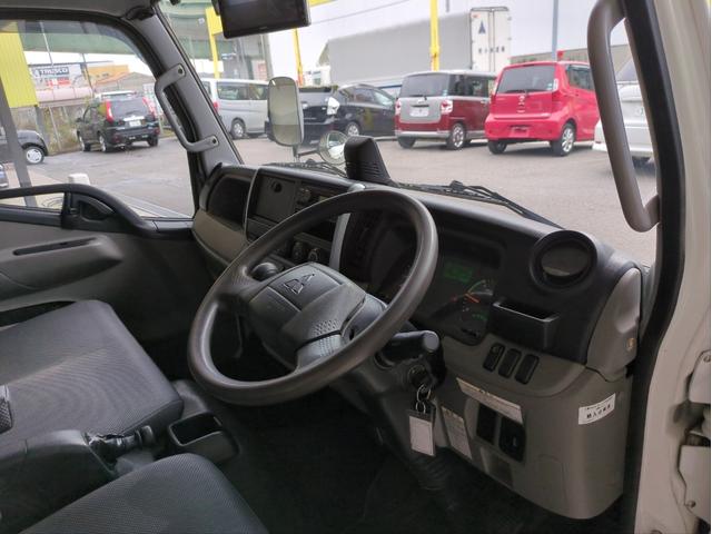 キャンター ロング全低床DX ドライブレコーダー ETC キーレス HID 電格ミラー バックカメラ 車線逸脱警報 木床 両3段工具棚 3方開 リアダブルタイヤ BTオーディオ ディーゼル車 AT 最積3000kg(23枚目)