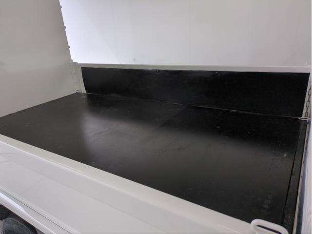 キャンター ロング全低床DX ドライブレコーダー ETC キーレス HID 電格ミラー バックカメラ 車線逸脱警報 木床 両3段工具棚 3方開 リアダブルタイヤ BTオーディオ ディーゼル車 AT 最積3000kg(28枚目)