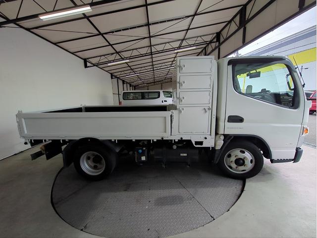 キャンター ロング全低床DX ドライブレコーダー ETC キーレス HID 電格ミラー バックカメラ 車線逸脱警報 木床 両3段工具棚 3方開 リアダブルタイヤ BTオーディオ ディーゼル車 AT 最積3000kg(32枚目)