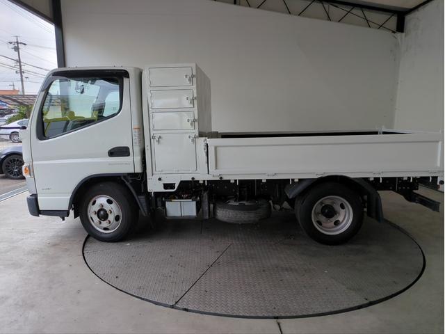 キャンター ロング全低床DX ドライブレコーダー ETC キーレス HID 電格ミラー バックカメラ 車線逸脱警報 木床 両3段工具棚 3方開 リアダブルタイヤ BTオーディオ ディーゼル車 AT 最積3000kg(36枚目)