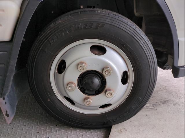 キャンター ロング全低床DX ドライブレコーダー ETC キーレス HID 電格ミラー バックカメラ 車線逸脱警報 木床 両3段工具棚 3方開 リアダブルタイヤ BTオーディオ ディーゼル車 AT 最積3000kg(40枚目)