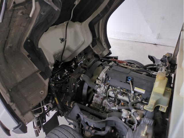 キャンター ロング全低床DX ドライブレコーダー ETC キーレス HID 電格ミラー バックカメラ 車線逸脱警報 木床 両3段工具棚 3方開 リアダブルタイヤ BTオーディオ ディーゼル車 AT 最積3000kg(42枚目)