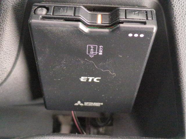 ハイゼットカーゴ DX SAIII 両側スライド 衝突軽減装置 車線逸脱警報 バックカメラ ルーフキャリア オートライト ETC アイドリングストップ ラジオデッキ 横滑り防止装置 オートハイビーム(16枚目)