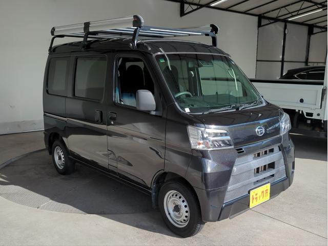 ハイゼットカーゴ DX SAIII 両側スライド 衝突軽減装置 車線逸脱警報 バックカメラ ルーフキャリア オートライト ETC アイドリングストップ ラジオデッキ 横滑り防止装置 オートハイビーム(19枚目)