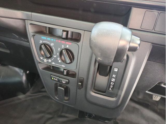 ハイゼットカーゴ DX SAIII 両側スライド 衝突軽減装置 車線逸脱警報 バックカメラ ルーフキャリア オートライト ETC アイドリングストップ ラジオデッキ 横滑り防止装置 オートハイビーム(27枚目)