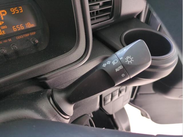 ハイゼットカーゴ DX SAIII 両側スライド 衝突軽減装置 車線逸脱警報 バックカメラ ルーフキャリア オートライト ETC アイドリングストップ ラジオデッキ 横滑り防止装置 オートハイビーム(28枚目)